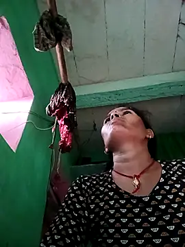 Snapshot of Sexy_queeny chatting on September 28, 2025, 12:21 pm Sexy queeny online show from September 28, 2025, 12:21 pm