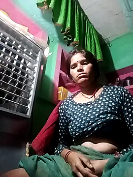 Snapshot of Sexy_queeny chatting on October 28, 2025, 11:18 pm Sexy queeny online show from October 28, 2025, 11:18 pm