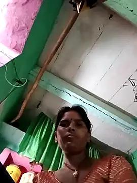 Snapshot of Sexy_queeny chatting on October 31, 2025, 10:27 am Sexy queeny online show from October 31, 2025, 10:27 am