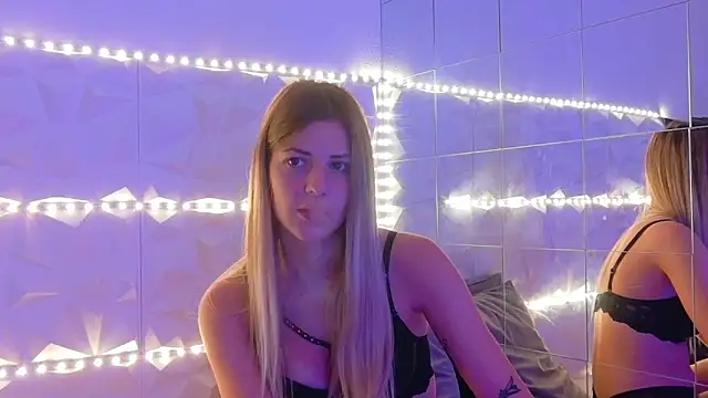 Aishha  online show from October 2, 2025, 5:14 am