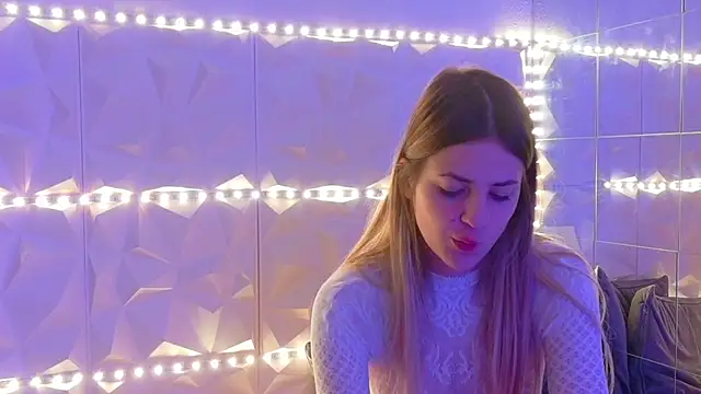 Aishha  online show from December 16, 2025, 5:34 am