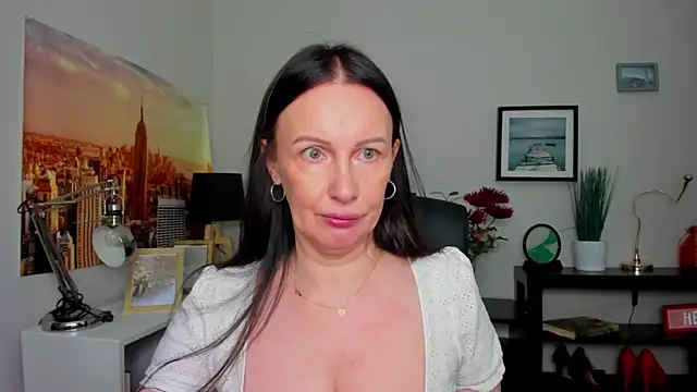 Velvet Jasmine online show from September 12, 2025, 5:29 am