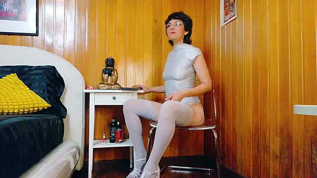 Zafiro Gem  online show from October 20, 2025, 9:15 pm