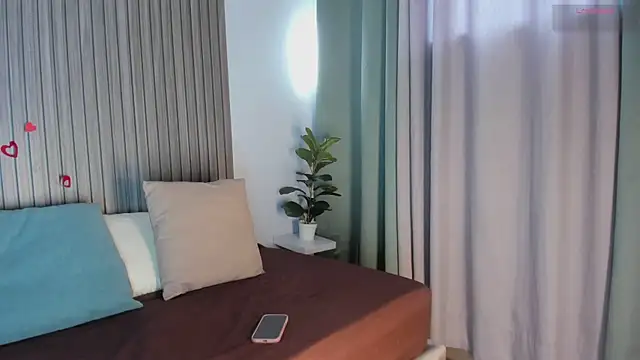 HelenaCole- online show from February 14, 2026, 1:41 pm