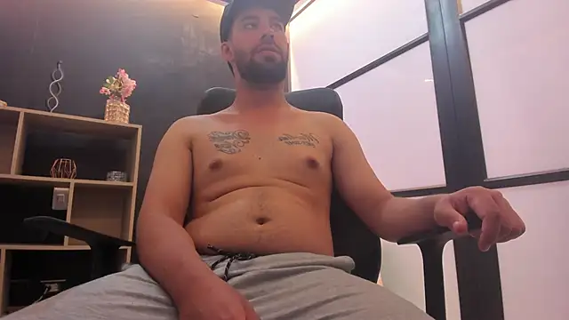 JhoanMontes online show from October 19, 2025, 7:58 pm