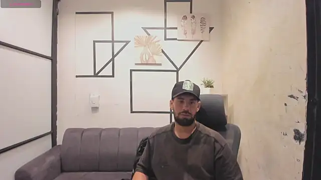 JhoanMontes online show from October 24, 2025, 7:54 pm