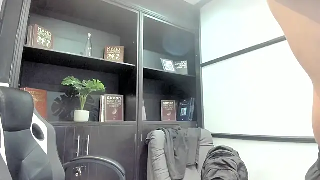 JhoanMontes online show from October 28, 2025, 7:38 pm