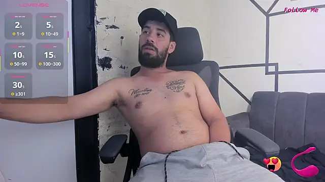 JhoanMontes online show from November 6, 2025, 8:43 pm