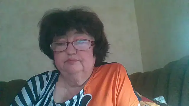 Snapshot of MilaSky5303 chatting on September 25, 2025, 9:46 am MilaSky5303 online show from September 25, 2025, 9:46 am