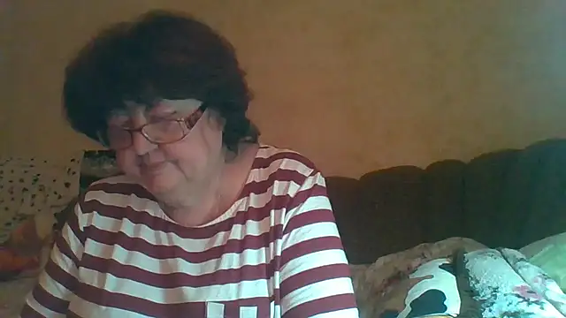 Snapshot of MilaSky5303 chatting on October 9, 2025, 4:27 pm MilaSky5303 online show from October 9, 2025, 4:27 pm