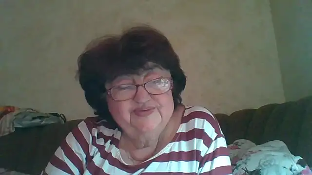 Snapshot of MilaSky5303 chatting on October 11, 2025, 11:20 am MilaSky5303 online show from October 11, 2025, 11:20 am