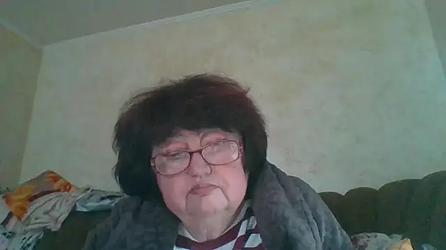 Snapshot of MilaSky5303 chatting on October 17, 2025, 9:01 am MilaSky5303 online show from October 17, 2025, 9:01 am