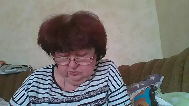 Snapshot of MilaSky5303 chatting on October 22, 2025, 10:37 am MilaSky5303 online show from October 22, 2025, 10:37 am