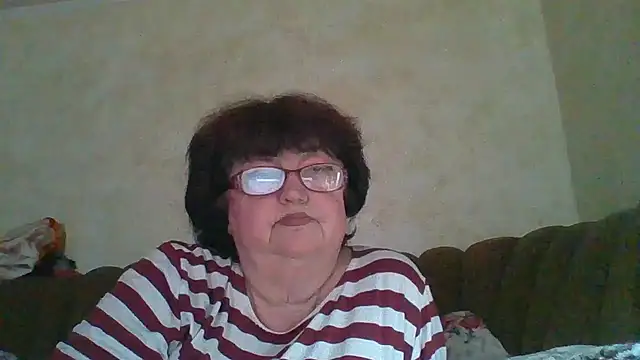 Snapshot of MilaSky5303 chatting on October 26, 2025, 10:32 am MilaSky5303 online show from October 26, 2025, 10:32 am