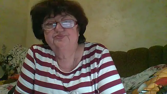 Snapshot of MilaSky5303 chatting on October 26, 2025, 10:36 pm MilaSky5303 online show from October 26, 2025, 10:36 pm