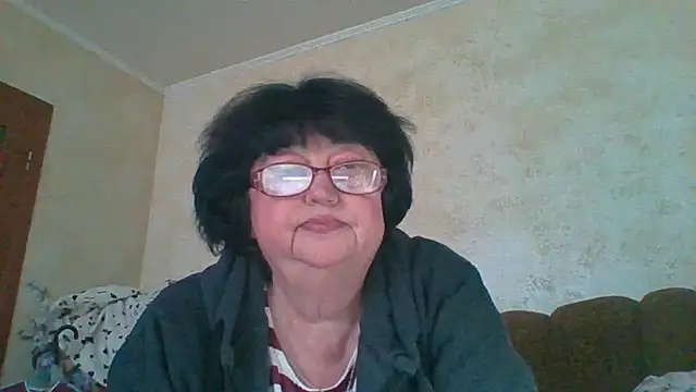 Snapshot of MilaSky5303 chatting on October 31, 2025, 11:44 am MilaSky5303 online show from October 31, 2025, 11:44 am