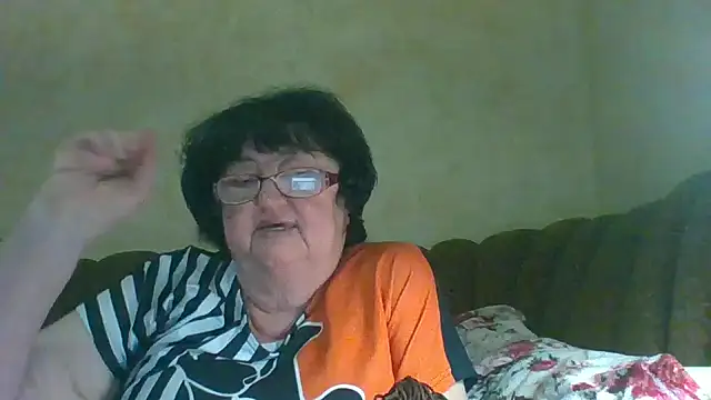 Snapshot of MilaSky5303 chatting on November 3, 2025, 9:05 pm MilaSky5303 online show from November 3, 2025, 9:05 pm