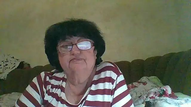 Snapshot of MilaSky5303 chatting on November 5, 2025, 10:54 pm MilaSky5303 online show from November 5, 2025, 10:54 pm