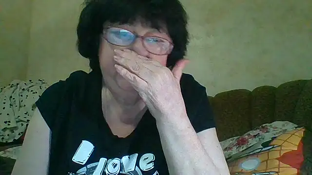 Snapshot of MilaSky5303 chatting on November 10, 2025, 2:49 pm MilaSky5303 online show from November 10, 2025, 2:49 pm