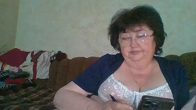 MilaSky5303 online show from April 6, 2026, 3:02 pm