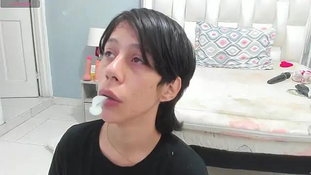 Darlyn tenderhot   online show from October 27, 2025, 2:37 am