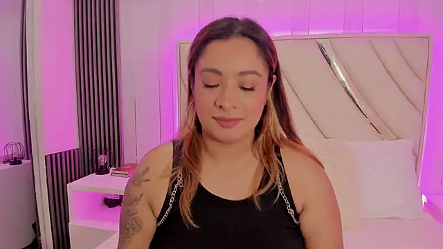 Snapshot of bellalumi chatting on September 13, 2025, 11:32 am bellalumi online show from September 13, 2025, 11:32 am