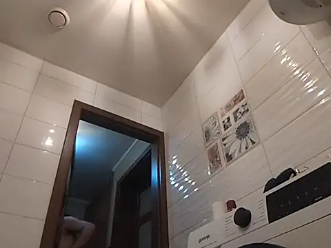 MC353535 online show from April 12, 2026, 1:32 am