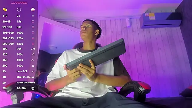 Snapshot of Erick_wal chatting on October 3, 2025, 7:55 pm Erick wal online show from October 3, 2025, 7:55 pm