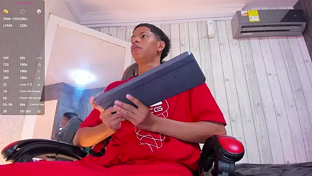 Snapshot of Erick_wal chatting on October 25, 2025, 11:43 pm Erick wal online show from October 25, 2025, 11:43 pm