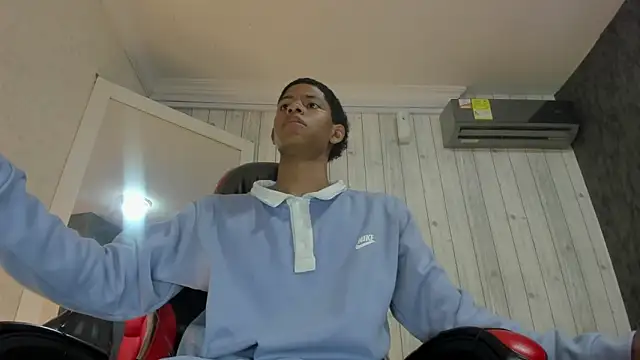 Snapshot of Erick_wal chatting on November 4, 2025, 3:49 am Erick wal online show from November 4, 2025, 3:49 am