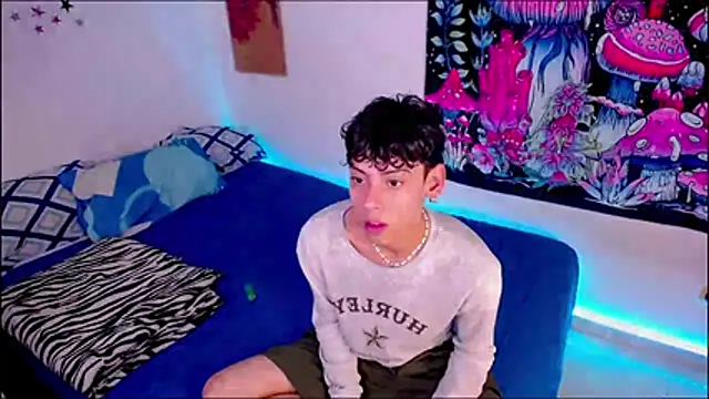 Thedoll ethan7 online show from June 3, 2026, 8:47 pm