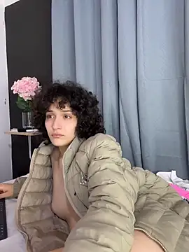 Snapshot of TeensNews18 chatting on February 12, 2026, 11:38 am TeensNews18 online show from February 12, 2026, 11:38 am