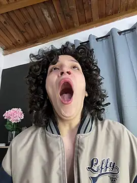 Snapshot of TeensNews18 chatting on February 20, 2026, 11:22 am TeensNews18 online show from February 20, 2026, 11:22 am