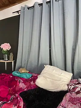 Snapshot of TeensNews18 chatting on April 1, 2026, 11:13 pm TeensNews18 online show from April 1, 2026, 11:13 pm