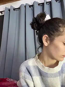 Snapshot of TeensNews18 chatting on April 13, 2026, 11:32 pm TeensNews18 online show from April 13, 2026, 11:32 pm