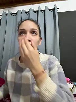 Snapshot of TeensNews18 chatting on April 14, 2026, 11:33 pm TeensNews18 online show from April 14, 2026, 11:33 pm