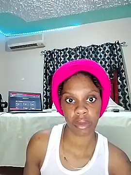 Snapshot of PinkSkyyy chatting on December 22, 2025, 2:30 am PinkSkyyy online show from December 22, 2025, 2:30 am