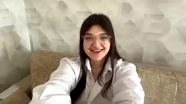 Snapshot of CarylWeatherholtz chatting on October 6, 2025, 11:51 am CarylWeatherholtz online show from October 6, 2025, 11:51 am