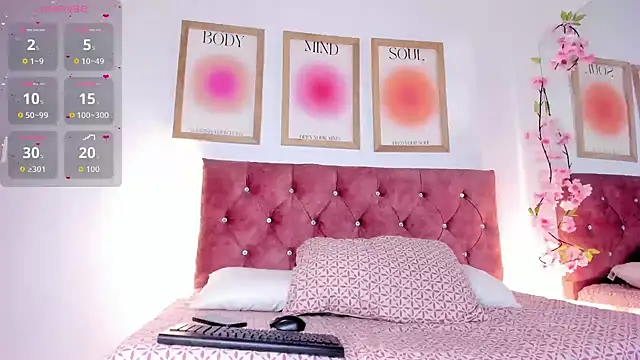 GabiHills online show from December 16, 2025, 7:19 pm