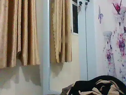 Mainay0033 online show from November 11, 2025, 11:43 am