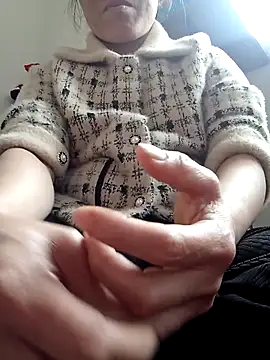 Snapshot of Maymay0033 chatting on November 18, 2025, 6:51 am Maymay0033 online show from November 18, 2025, 6:51 am