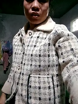 Snapshot of Maymay0033 chatting on November 24, 2025, 11:37 pm Maymay0033 online show from November 24, 2025, 11:37 pm