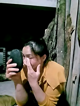 Snapshot of Maymay0033 chatting on November 25, 2025, 11:43 am Maymay0033 online show from November 25, 2025, 11:43 am