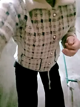 Snapshot of Maymay0033 chatting on December 1, 2025, 11:54 pm Maymay0033 online show from December 1, 2025, 11:54 pm