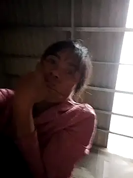 Maymay0033 online show from May 8, 2026, 12:05 am
