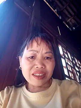  YooY  online show from November 28, 2025, 3:09 am