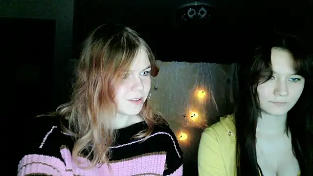 Snapshot of Poppy_sun chatting on November 2, 2025, 4:53 pm Poppy sun online show from November 2, 2025, 4:53 pm