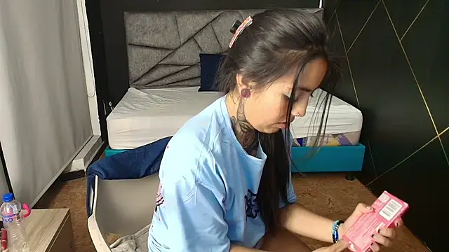 LiaMonroee  online show from October 28, 2025, 3:10 am