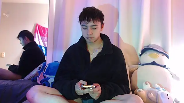 Snapshot of Noah_Blaze chatting on October 6, 2025, 5:43 pm Noah Blaze online show from October 6, 2025, 5:43 pm