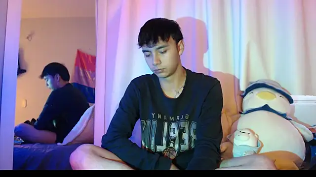 Snapshot of Noah_Blaze chatting on October 22, 2025, 10:31 pm Noah Blaze online show from October 22, 2025, 10:31 pm